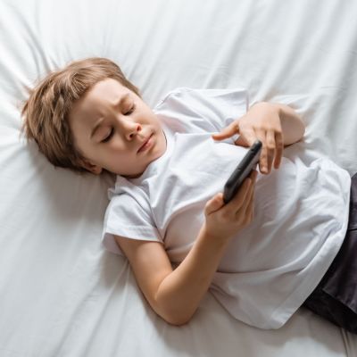 Kids Wallet: Τι είναι και γιατί οι γονείς θα πρέπει να δηλώνουν τον αριθμό κινητού του παιδιού τους