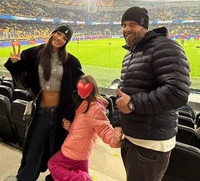 Ήβη Αδάμου - Stavento: Η τρυφερή φώτο με την κόρη τους στο γήπεδο της ΑΕΚ