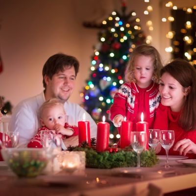 Ρεβεγιόν στο σπίτι: Τι μπορεί να φάει το νήπιο στο γιορτινό τραπέζι