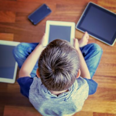 Οι τρεις βασικοί άξονες του σχεδίου προστασίας των ανηλίκων από τον εθισμό στο διαδίκτυο