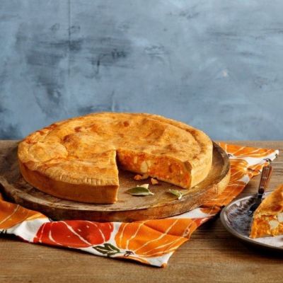 Η πιο γευστική πίτα με κίτρινα κολοκύθα και φέτα έχει σίγουρα θέση στο γιορτινό τραπέζι