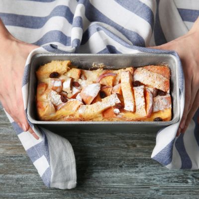 Πουτίγκα με ψωμί του τοστ και cranberries