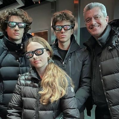 Νίκος Χατζηνικολάου: Οι σπάνιες φωτογραφίες με τη σύζυγό του και τα τρία τους παιδιά