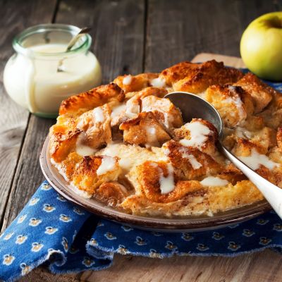 Πρωινό με μήλα και μπαγιάτικο ψωμί - Θα το φτιάξετε αποβραδίς και θα το ψήσετε το πρωί