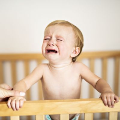 Να γιατί το μωρό ή το νήπιό σου ξυπνάει κλαίγοντας τη νύχτα