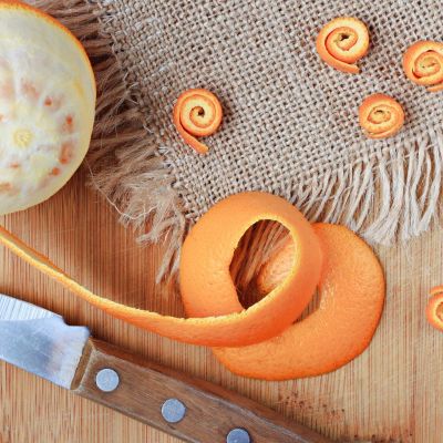 Το tip της μαμάς: 10 τρόποι να χρησιμοποιήσετε τις φλούδες πορτοκαλιού