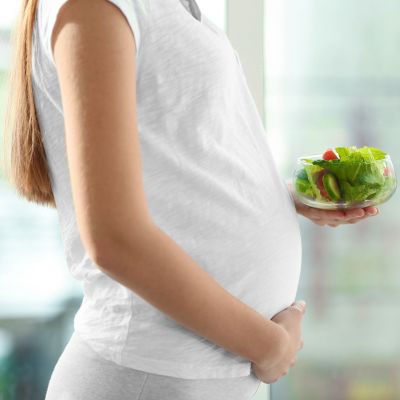 Η πρόωρη αύξηση βάρους στην εγκυμοσύνη συνδέεται με τη συσσώρευση λίπους στο έμβρυο