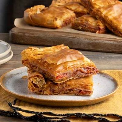 Εύκολη χωριάτικη ζαμπονοτυρόπιτα με λαχανικά