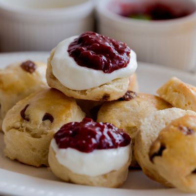Scones που είναι νόστιμα και «λιώνουν στο στόμα σας» - Έτοιμα σε 10 λεπτά με αυτή την συνταγή
