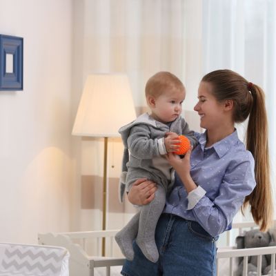 «Είμαι νταντά για δισεκατομμυριούχους: Ταξιδεύω με ιδιωτικό τζετ, αλλά η πολυτέλεια έχει ένα τίμημα»