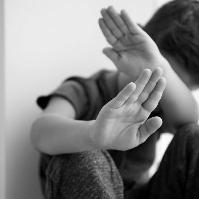 Παιδική κακοποίηση: Τι ωθεί έναν γονιό να κακοποιήσει το ίδιο του το παιδί;