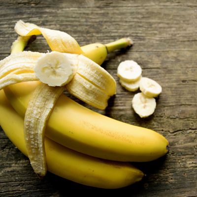Όχι σε σακούλες, όχι στο ντουλάπι:Το απλό κόλπο που κανείς δεν ξέρει για να μη μαυρίζουν οι μπανάνες
