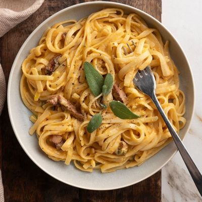 Πεντανόστιμα ζυμαρικά με κρέμα γλυκοπατάτας και απάκι