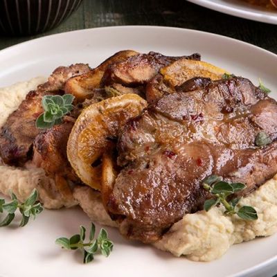 Γλυκόξινο χοιρινό και πουρές αγκινάρας