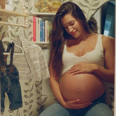 Έγκυος μετέτρεψε (μόνη) τη μικρή ντουλάπα του δικού της υπνοδωματίου σε βρεφικό δωμάτιο