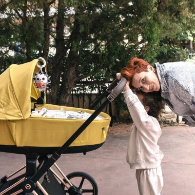 Πέννυ Μπαλταντζή: Θηλάζει τον νεογέννητο γιο της ( νέα φώτο)