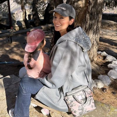 Νικολέττα Ράλλη: Η κόρη της κάνει …διαλογισμό (φώτο)