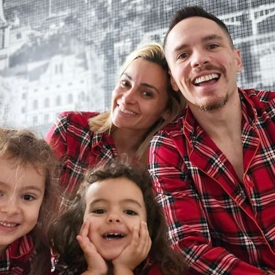 Βασιλική Μιλλούση: Οι κόρες της δημιούργησαν τη δική τους παράσταση Καραγκιόζη (βίντεο)