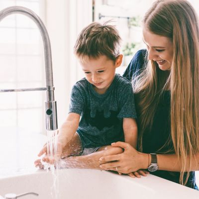 6 γονεϊκές συμπεριφορές που επηρεάζουν την αυτοεκτίμηση των παιδιών