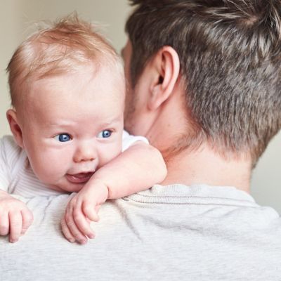 13 ενδείξεις ότι ο σύντροφός σας θα γίνει ένας υπέροχος γονιός, σύμφωνα με ειδικούς