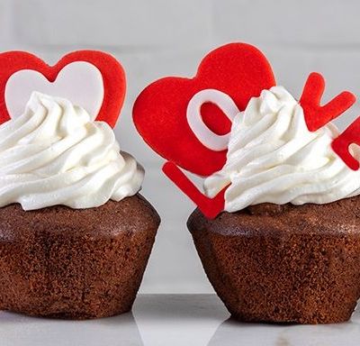 Άγιος Βαλεντίνος: Σοκολατένια cupcakes με κομμάτια σοκολάτας