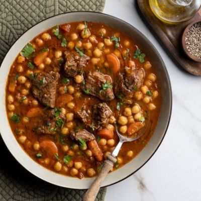 Τι να μαγειρέψετε σήμερα; Μοσχαράκι κοκκινιστό με ρεβίθια