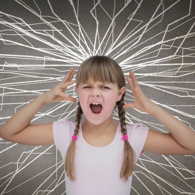 Η μαγική φράση για να ηρεμήσετε αμέσως ένα θυμωμένο παιδί (σε οποιαδήποτε ηλικία)