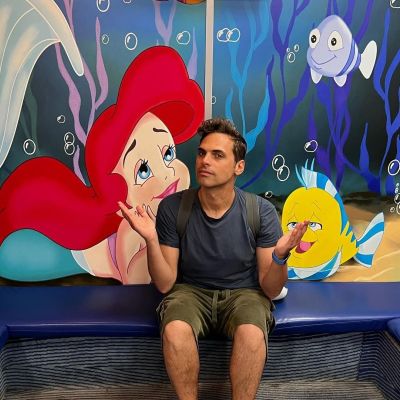 Γιώργος Παπαγεωργίου: Βόλτα με την κόρη του στους ώμους