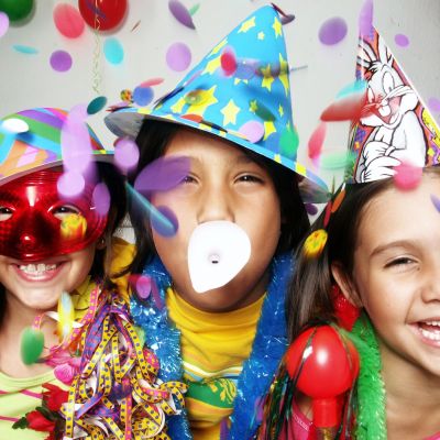 4 συμβουλές για να κρατήσετε τα παιδιά ασφαλή φέτος τις Απόκριες από μια ειδικό