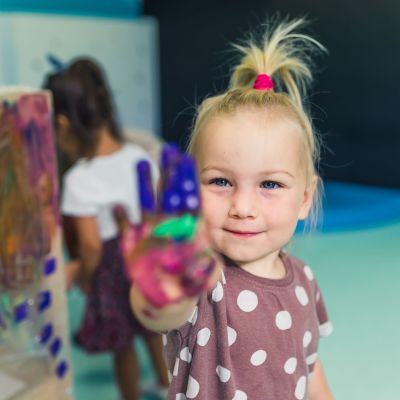 10 δραστηριότητες αισθητηριακού παιχνιδιού που θα διεγείρουν τον εγκέφαλο του νηπίου σας