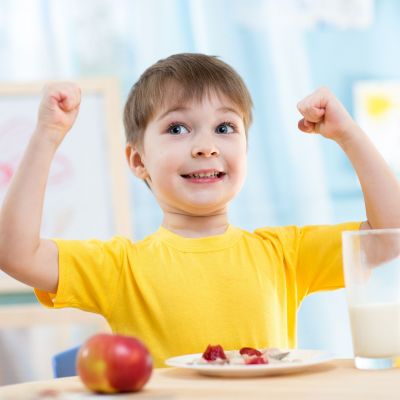 Πόση πρωτεΐνη πρέπει να καταναλώνουν τα παιδιά σας καθημερινά ανά ηλικία;