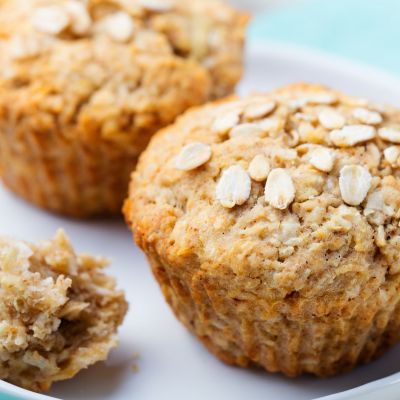 Πώς με 3 μπανάνες και βρώμη θα φτιάξετε νόστιμα muffins θηλασμού