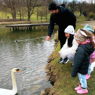 Η Αριάνα και η Φιλίππα Τανιμανίδη δείχνουν πώς να φορέσετε τα τούλινα φορέματα στο σχολείο με στυλ