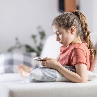 Έρευνα: Οι έφηβοι βλέπουν ακατάλληλο περιεχόμενο στο διαδίκτυο κι έρχονται σε επαφή με αγνώστους