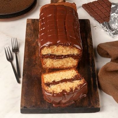 Εύκολο κέικ γεμιστό με σοκολάτα