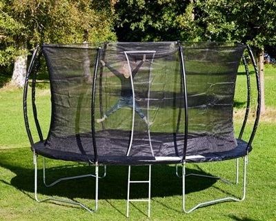 Επιλογή τραμπολίνου: Επτά «μυστικά» για ατέλειωτη διασκέδαση στον κήπο