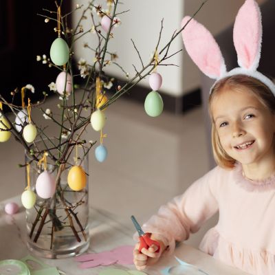 6 ιδέες για να φτιάξετε το ιδανικό πασχαλινό δέντρο στο σπίτι σας