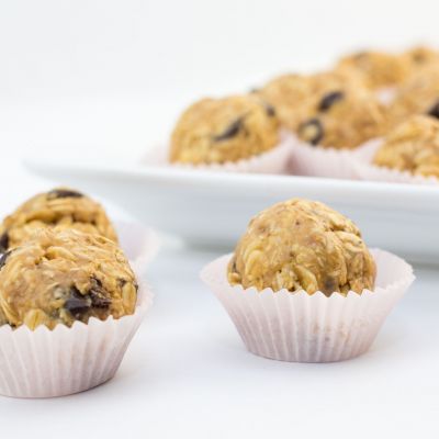 Μπαλίτσες με φυστικοβούτυρο, μέλι και βρώμη