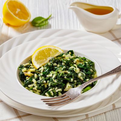 Σπανακόρυζο της μαμάς: Η απόλυτη συνταγή για ένα νόστιμο και υγιεινό γεύμα