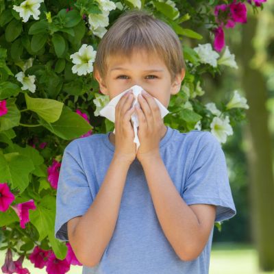 Άνοιξη και αλλεργίες: Οδηγός για γονείς για τη διαχείριση των συμπτωμάτων στα παιδιά