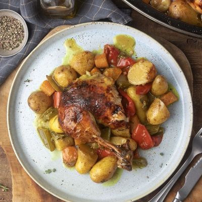 Ζουμερό κοτόπουλο με λαχανικά στη γάστρα