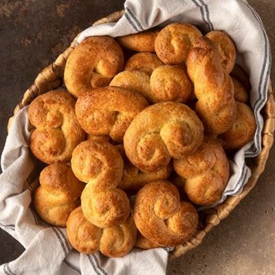 Εύκολα πασχαλινά κουλουράκια χωρίς μίξερ