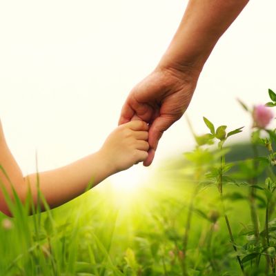 Γιατί ιδρώνουν τα χέρια του παιδιού;