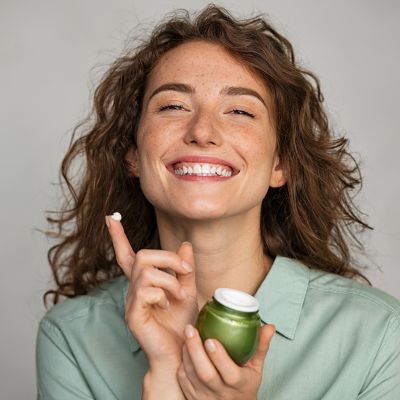 7 φυσικοί τρόποι για να απομακρύνεις τους μαύρους κύκλους κάτω από τα μάτια