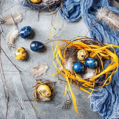 Πώς βάφουμε τα αβγά με κλωστές;