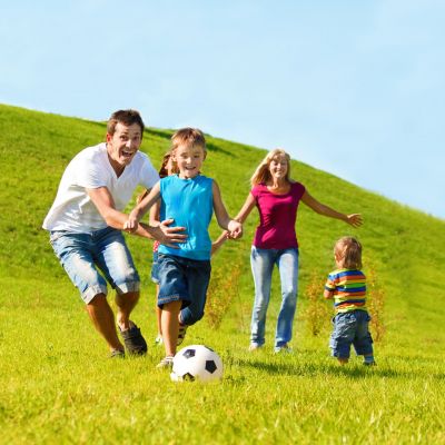 5 ιδέες για οικογενειακή διασκέδαση μετά το πασχαλινό γεύμα