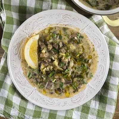 Μαγειρίτσα: Η παραδοσιακή ελληνική συνταγή που θα απολαύσουν όλοι το βράδυ της Ανάστασης