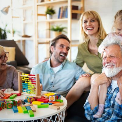 Μαμά επικρίνει τους boomers παππούδες και γιαγιάδες που δεν βοηθούν στη φροντίδα των παιδιών