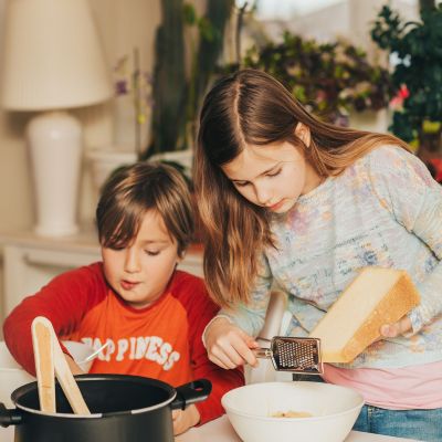 Βραδινό: Συνταγές για το Σαββατοκύριακο που τα παιδιά θα λατρέψουν