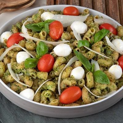 Σαλάτα ζυμαρικών με πέστο από φιστίκι Αιγίνης